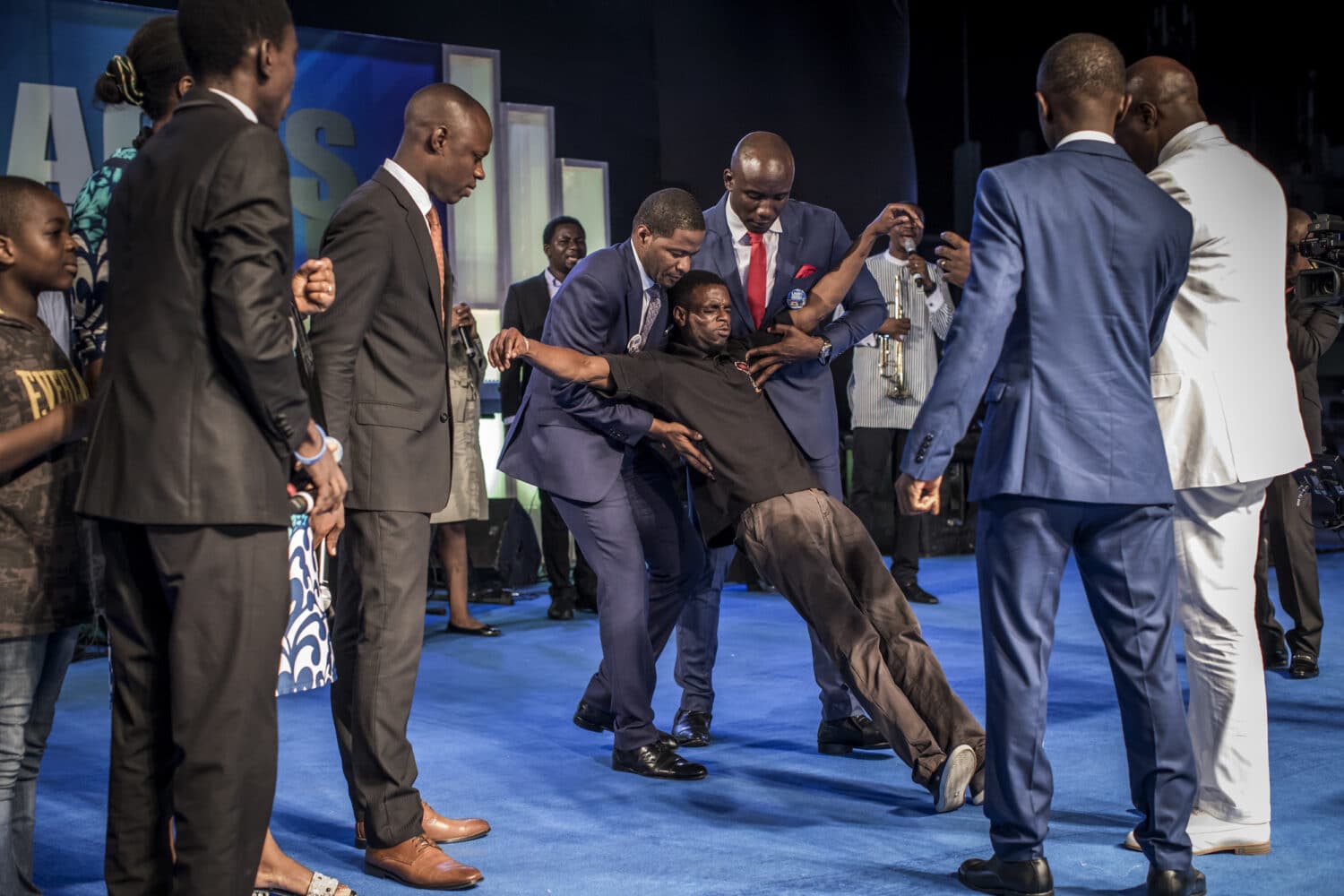 13PHOTO Kostas Maros Reportage african pentecostalism