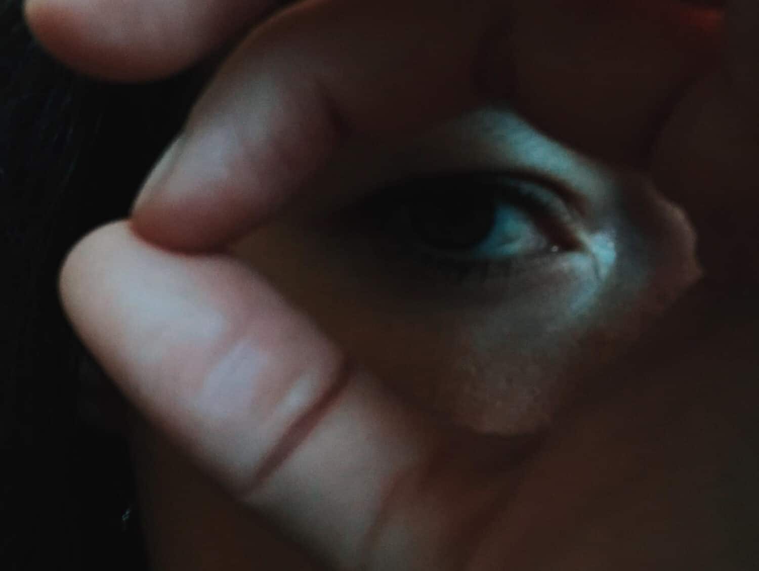 13Photo Ladina Bischof Singles Auge Close-Up