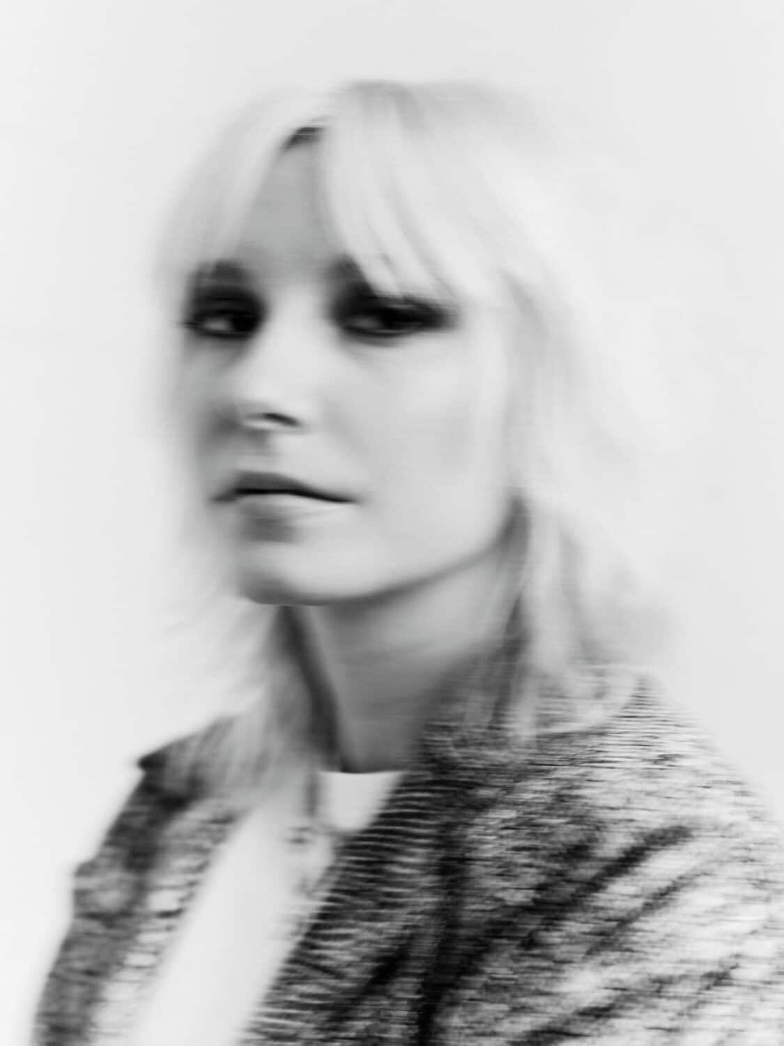 13PHOTO Ladina Bischof Portrait Velvet Two Stripes