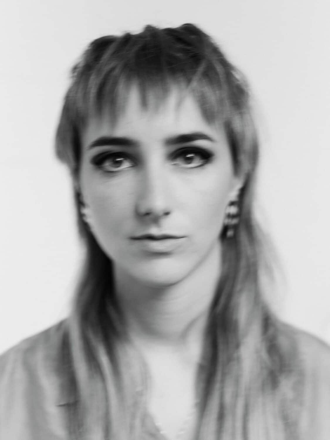 13PHOTO Ladina Bischof Portrait Velvet Two Stripes