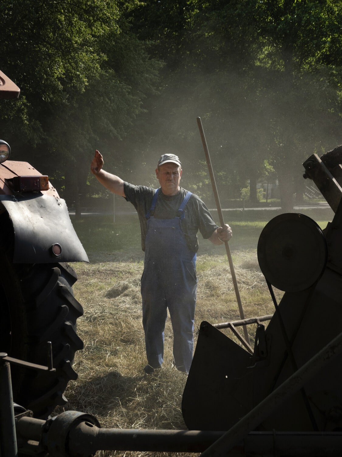 13 Photo Marvin Zilm Men at Work