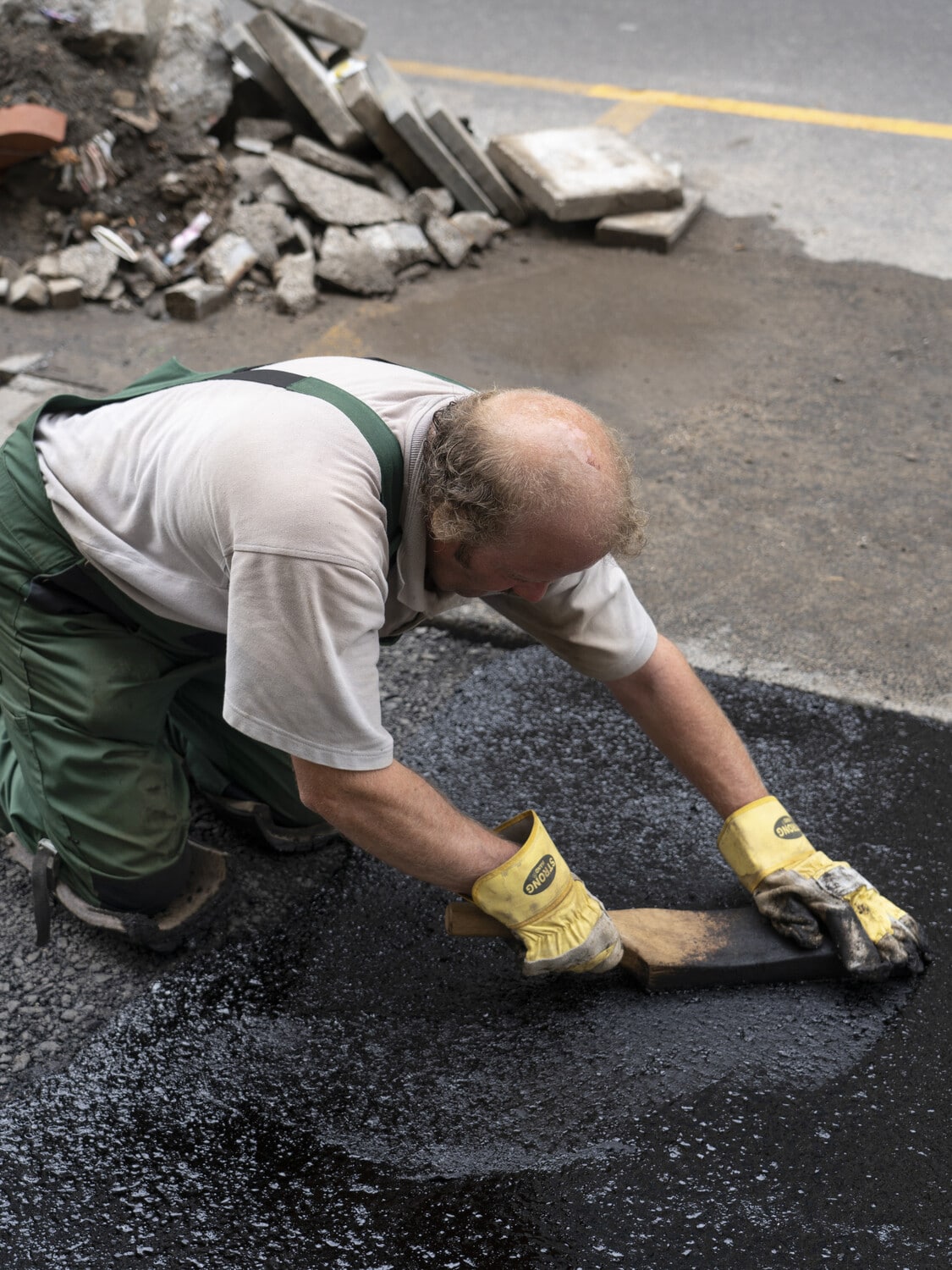 13 Photo Marvin Zilm Men at Work